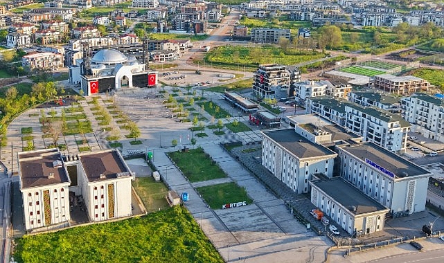 Kartepe&rsquo;de Bayramın Kalbi Kent Meydanı&rsquo;nda Atacak