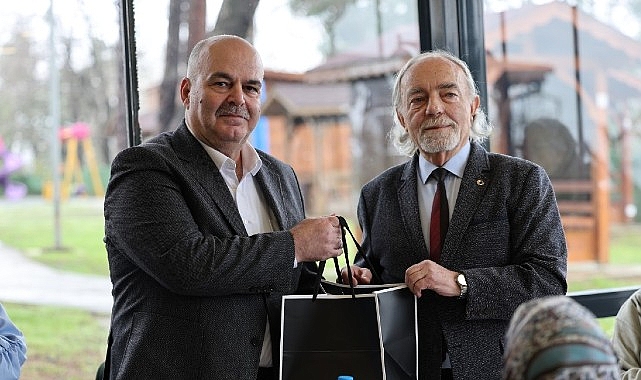 Kartepe&rsquo;de B&uuml;y&uuml;kler İ&ccedil;in Anlamlı Buluşma