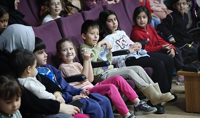 Kartepe&rsquo;de Minik İzleyicilere Neşeli Bir G&uuml;n