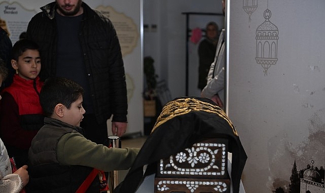 Kartepe&rsquo;de Mukaddes Emanetlere Yoğun İlgi