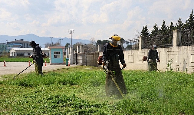 Kartepe&rsquo;de Yeşil Alanlarda Bakım Seferberliği