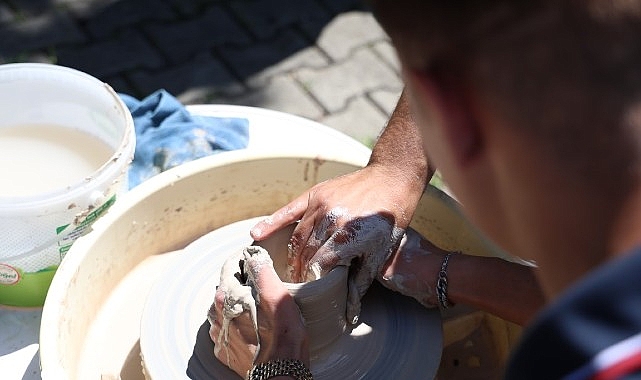 Kartepeli Gen&ccedil;ler Seramikle Buluştu