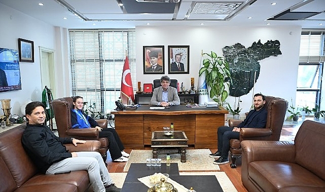 Kartepe&rsquo;nin Gururu Gen&ccedil; Sporcular Başkan Kocaman&rsquo;la Buluştu