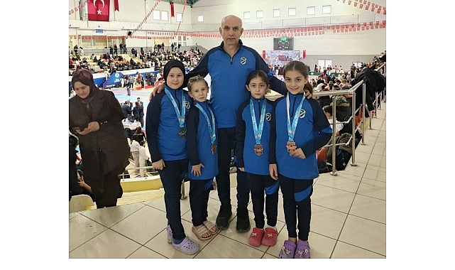 Kartepe&rsquo;nin Karatecilerinden Madalya Yağmuru