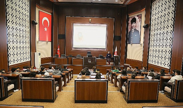 Ke&ccedil;i&ouml;ren Belediyesi Stajyerleri Hayata Hazırlıyor