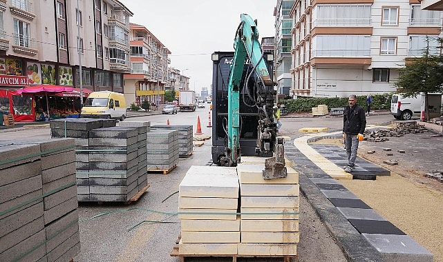 Ke&ccedil;i&ouml;ren&rsquo;de Kaldırımlar Yenileniyor