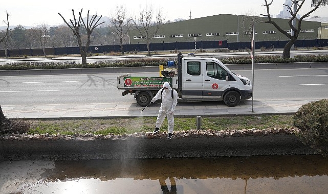 Ke&ccedil;i&ouml;ren&rsquo;de Larva M&uuml;cadelesi ve Bordo Bulamacı Uygulamaları Aralıksız Devam Ediyor