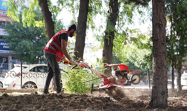 Ke&ccedil;i&ouml;ren'de Park ve Bah&ccedil;elere Estetik Dokunuş