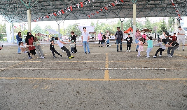 Ke&ccedil;i&ouml;ren'deki Sokak Oyunları Festivali'nde doyasıya eğlence