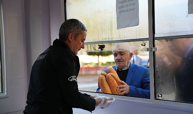 Kemalpaşa&rsquo;da Halk Ekmek&rsquo;e Yoğun İlgi