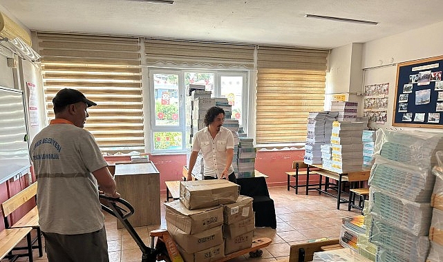 Kemer Belediyesi &Ouml;ğrencilerin Yanında