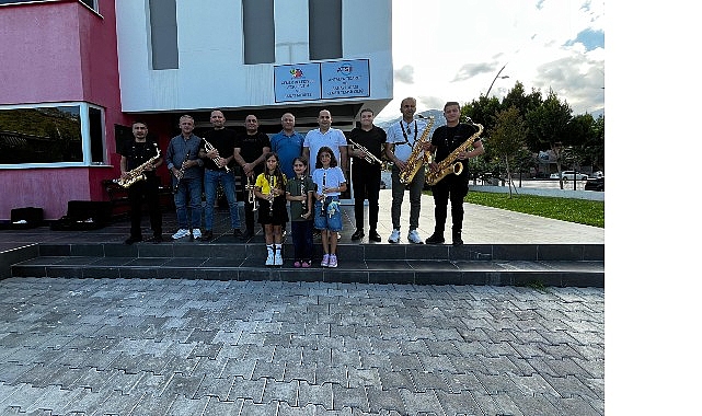 Kemer Belediyesi&rsquo;nden Burdur Belediyesi bando ekibine destek