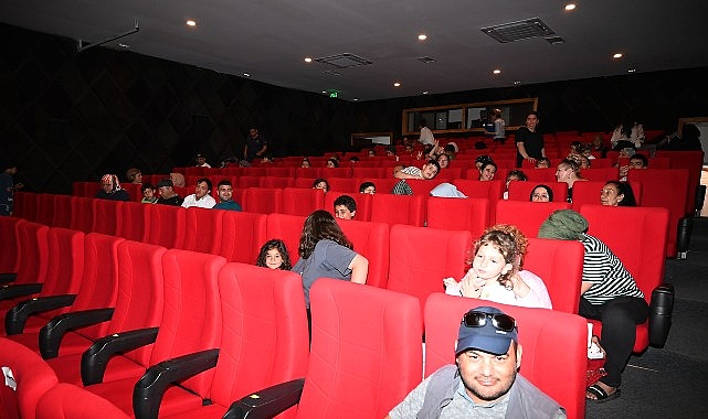 Kemer Belediyesi&rsquo;nden Engelliler Haftası&rsquo;na &Ouml;zel Sinema Etkinliği