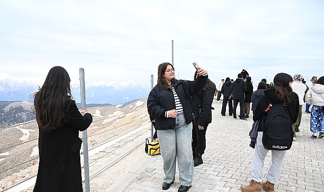 Kemer Belediyesi&rsquo;nden &ouml;ğrencilere Tahtalı&rsquo;da moral gezisi