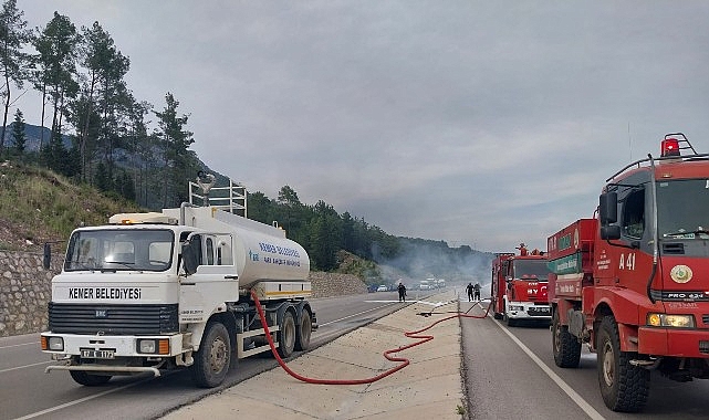 Kemer&rsquo;de ara&ccedil; yangını