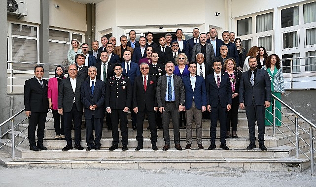 Kemer'de bayramlaşma programı d&uuml;zenlendi
