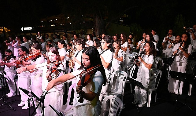 Kemer&rsquo;de &ldquo;Can dostları&rdquo; i&ccedil;in ikinci konser