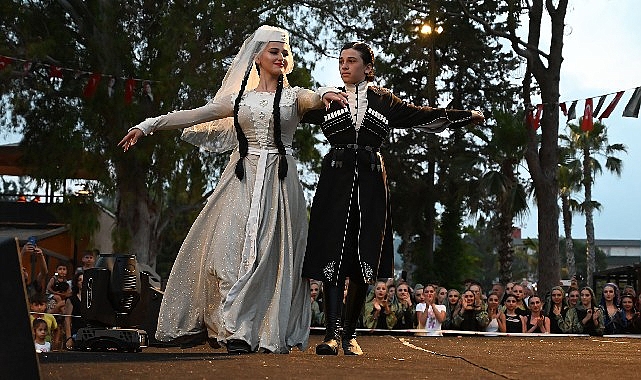 Kemer&rsquo;de G&uuml;neşin Evi Festivali