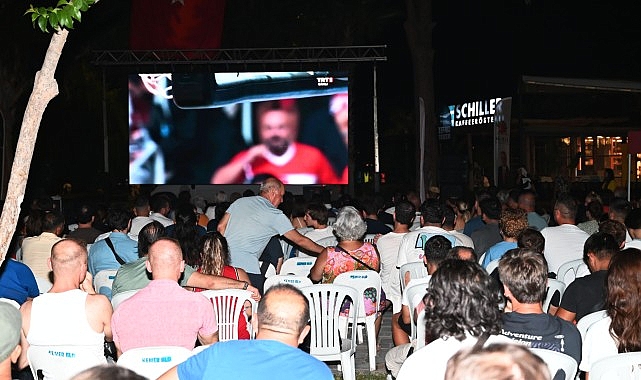 Kemer&rsquo;de milli ma&ccedil; i&ccedil;in dev ekran kuruldu