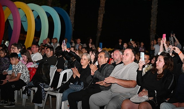 Kemer'de &ldquo;Yaza merhaba partisi&rdquo;