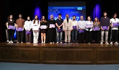 Kılavuz Kariyer&rsquo;de 358 &ouml;ğrenci sertifika aldı