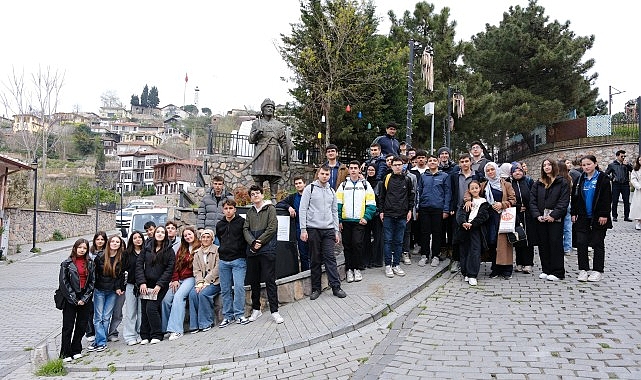 Kitapların izinde Kocaeli&rsquo;yi adım adım keşfettiler