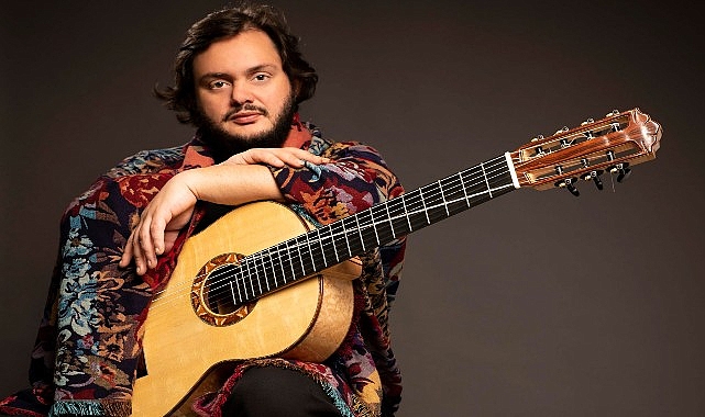 Klasik gitarın ustasından Brazilya m&uuml;ziği coşkusu