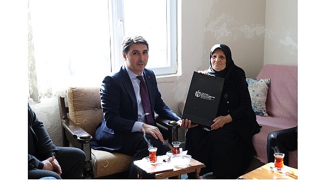 Kocaeli B&uuml;y&uuml;kşehir acıları hafifletiyor