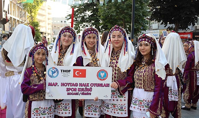 Kocaeli&rsquo;de 2. Balkan Halk Oyunları r&uuml;zg&acirc;rı esti