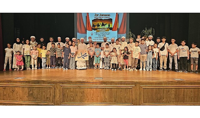 Kocaeli'de din g&ouml;revlileri tiyatro oyunu sahneledi