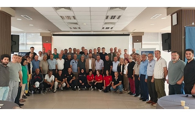 Kocaeli'de muhtarlara &uuml;&ccedil; boyutlu eğitim