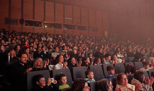 Kocaeli'de perdeler &ccedil;ocuklar i&ccedil;in a&ccedil;ıldı