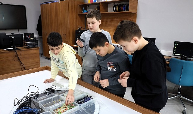 Kocaeli&rsquo;nin geleceği Bilgievleri&rsquo;nde şekilleniyor