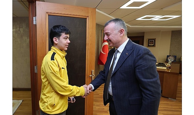 Kocaelisporlu Efe Kartal'dan B&uuml;y&uuml;kakın'a ziyaret