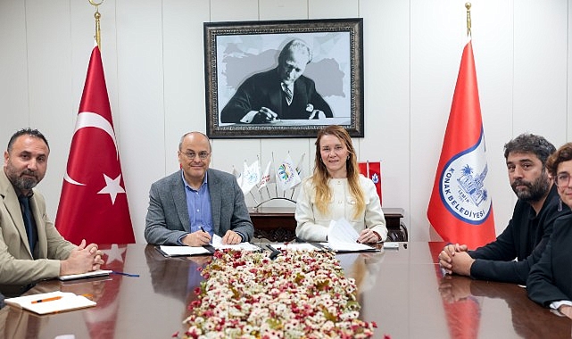 Konak Belediyesi ve BAYETAV&rsquo;dan iş birliği: İmzalar eşit ve adil yaşam i&ccedil;in atıldı