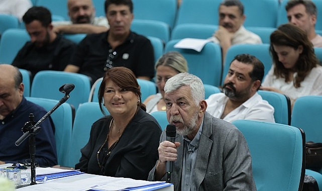 Konak Meclisi&rsquo;nde iki yeni &ccedil;&ouml;p kamyonu m&uuml;jdesi geldi