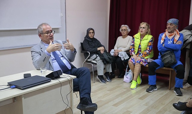 Konak&rsquo;ın İleri Yaş Merkezi&rsquo;nde hareketli yaşam semineri