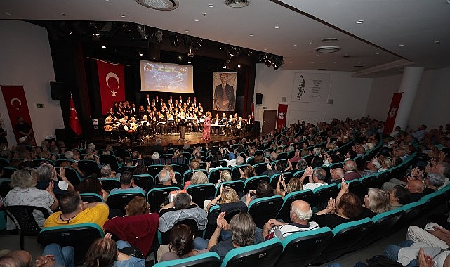K​onaklılar yaza şarkılarla &lsquo;​Merhaba&rsquo; dedi