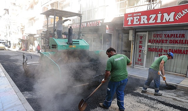 Konak&rsquo;ta asfalt seferberliği devam ediyor