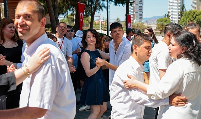Konak&rsquo;ta Engelliler Haftası&rsquo;na engelsiz kutlama
