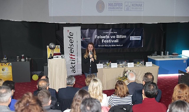 Konak&rsquo;ta Felsefe ve Bilim Festivali&rsquo;ne yoğun ilgi