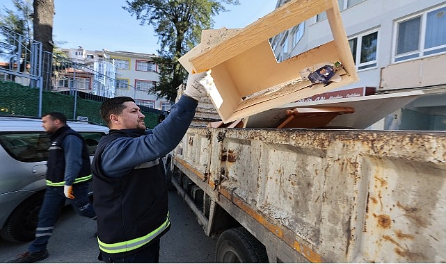 Konak&rsquo;ta mobilya atıkları &uuml;cretsiz toplanıyor