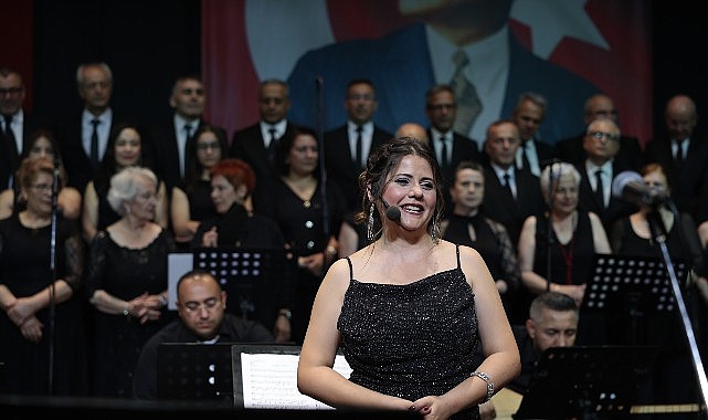 Konak'ta t&uuml;rk&uuml; ş&ouml;leni