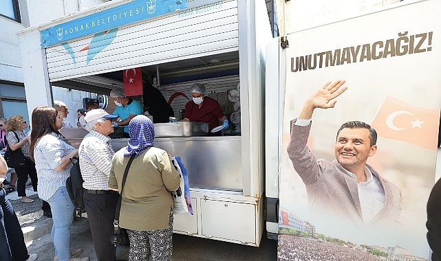 Konak&rsquo;tan Ferdi Zeyrek anısına yemek ikramı