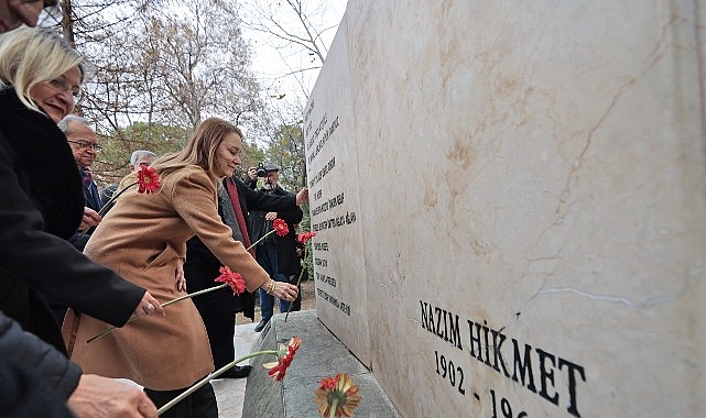 Konak&rsquo;tan usta şairlere vefa: Nazım Hikmet ve Ahmed Arif Konak&rsquo;ta anılacak