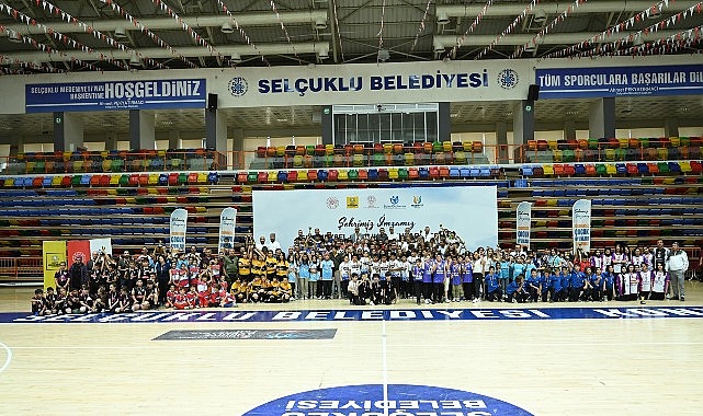 Konya B&uuml;y&uuml;kşehir Geleneksel &Ccedil;ocuk Oyunları İl Finalinde Başarılı &Ouml;ğrencilere &Ouml;d&uuml;lleri Verildi