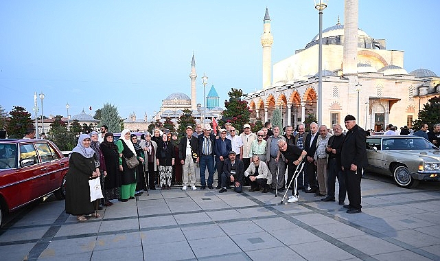 Konya B&uuml;y&uuml;kşehir&rsquo;den Huzurevi&rsquo;ndeki B&uuml;y&uuml;klerimize Klasik Ara&ccedil;lar ve A&ccedil;ık Hava Sinemasıyla Nostaljik S&uuml;rpriz
