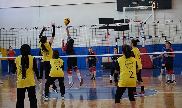 Konya B&uuml;y&uuml;kşehir&rsquo;in 28 İl&ccedil;edeki Kış Spor Okulları&rsquo;nda Kayıt Heyecanı Başladı