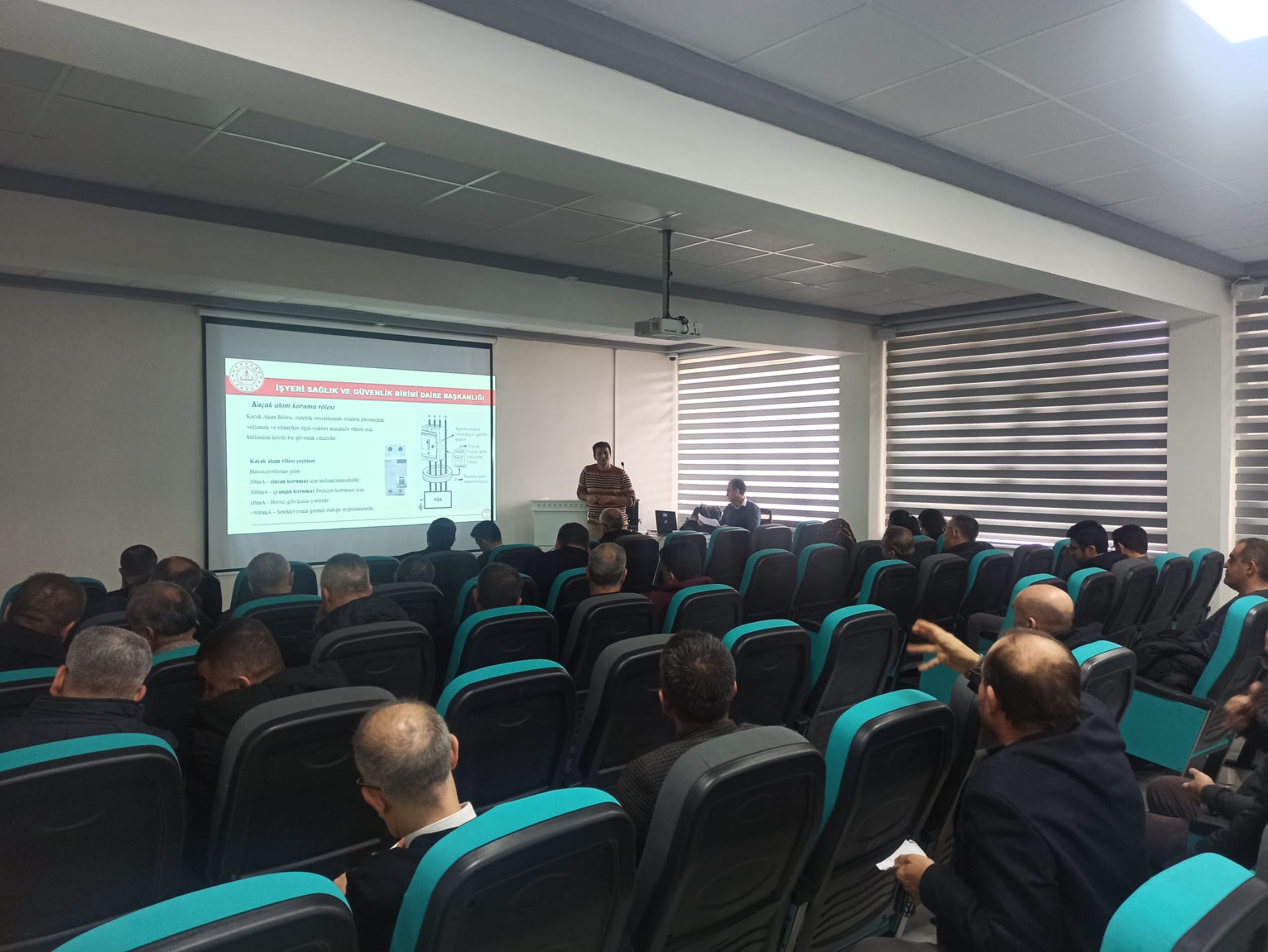 İŞ EKİPMANLARI PERİYODİK KONTROLLERİ BİLGİLENDİRME SEMİNERİ D&Uuml;ZENLENDİ