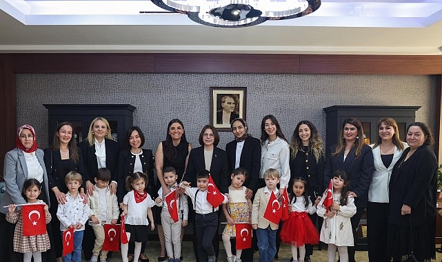 Kreş &ouml;ğrencilerinden başkan K&ouml;ymen&rsquo;e 23 Nisan ziyareti